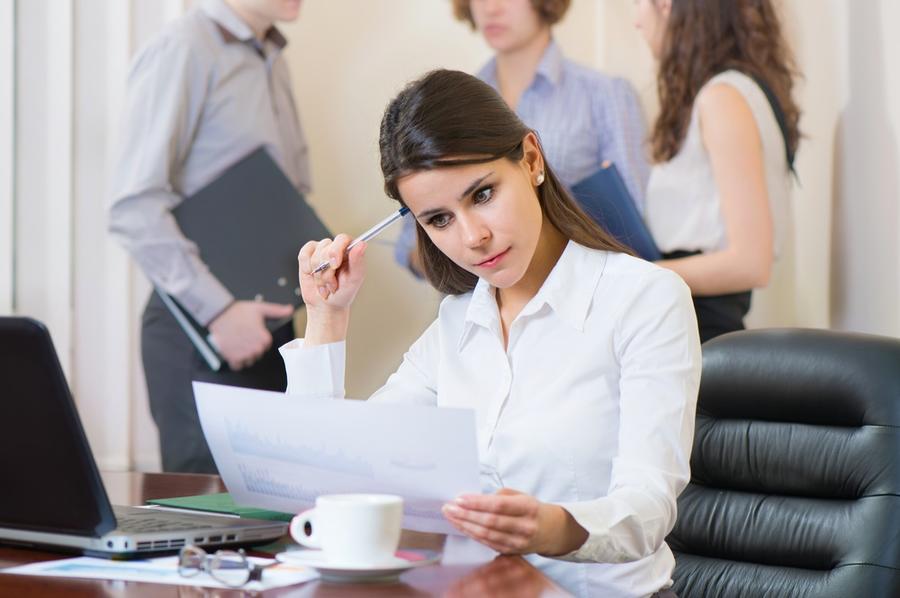 قضايا ملحة لا تزال المرأة تواجهها في العمل